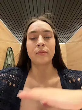 Holly Play online show from March 27, 12:05 pm