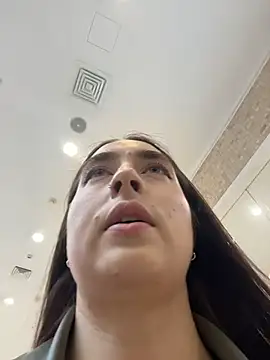 Holly Play online show from April 3, 12:03 pm