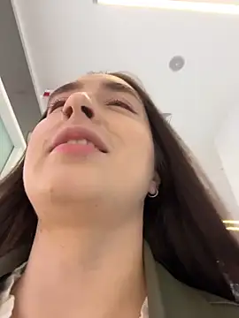 Holly Play online show from April 4, 12:02 pm