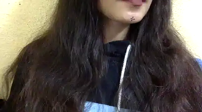 Snapshot of krati74 chatting on January 21, 11:35 am krati74 online show from January 21, 11:35 am