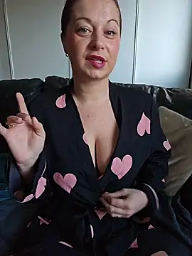 Chaudesquirt online show from March 10, 7:13 am