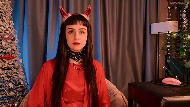 MichaellaMoon online show from December 31, 8:02 pm