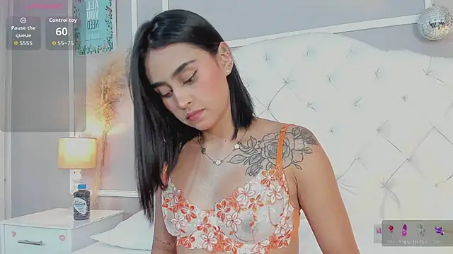 serena jeyms online show from October 23, 7:45 pm