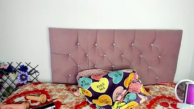 Snapshot of nicol_jone1 chatting on March 13, 9:59 pm nicol jone1 online show from March 13, 9:59 pm