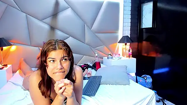 Bonny Bonss online show from February 5, 2:40 am