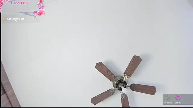 Snapshot of Isa_squirt1 chatting on December 18, 4:39 pm Isa squirt1 online show from December 18, 4:39 pm