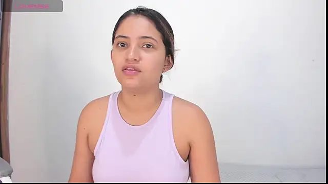 Snapshot of Isa_squirt1 chatting on February 8, 3:19 am Isa squirt1 online show from February 8, 3:19 am