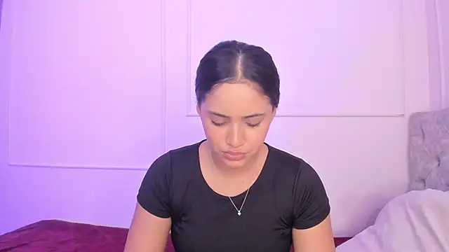 Snapshot of Isa_squirt1 chatting on June 22, 2:35 am Isa squirt1 online show from June 22, 2:35 am