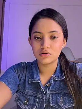 Snapshot of Isa_squirt1 chatting on July 6, 4:09 am Isa squirt1 online show from July 6, 4:09 am