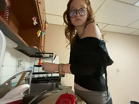 gingerbabe18 online show from May 10, 1:00 am