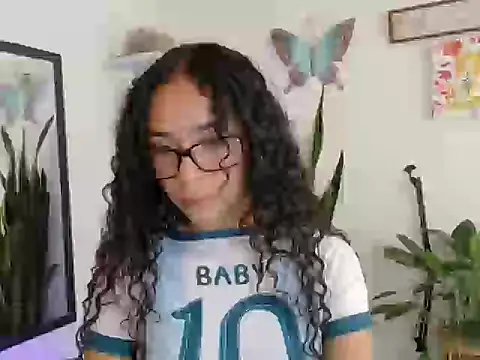 Snapshot of lali2gab chatting on April 10, 9:30 pm lali2gab online show from April 10, 9:30 pm