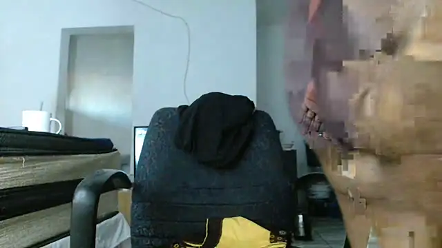 Hugetittiesxx2 online show from November 26, 3:18 am