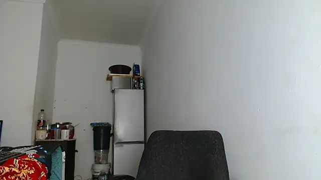 Snapshot of Hugetittiesxx2 chatting on February 18, 4:19 am Hugetittiesxx2 online show from February 18, 4:19 am