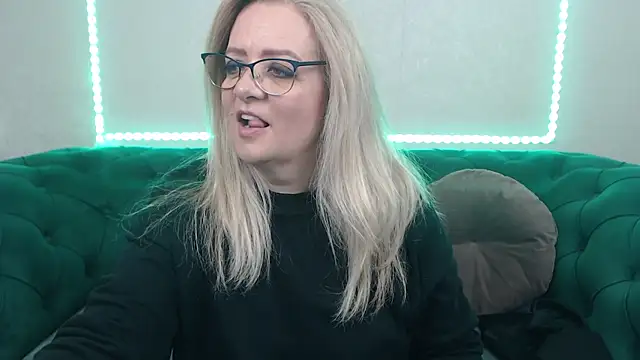 IvanaCharm online show from April 15, 3:24 am