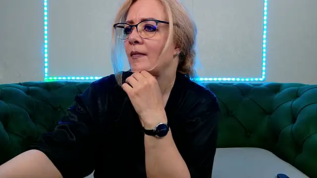 IvanaCharm online show from July 19, 3:32 am