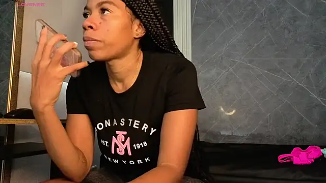 YummyDuooo online show from December 18, 5:08 pm