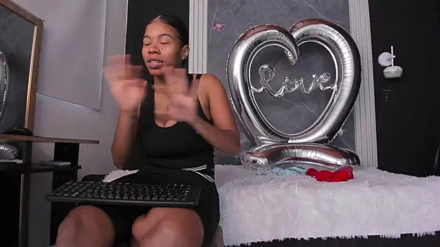 YummyDuooo online show from February 19, 11:50 am