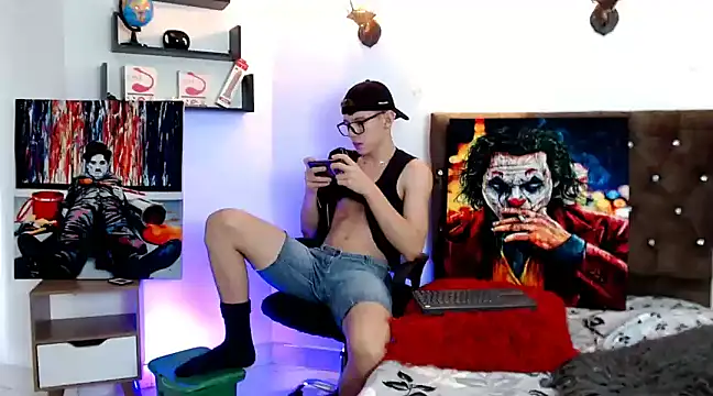 flowers18 online show from February 25, 9:46 pm