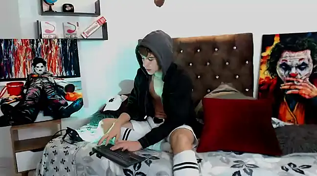 flowers18 online show from March 14, 9:43 pm