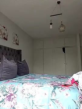 Snapshot of Drippincaty chatting on January 19, 8:18 am Drippincaty online show from January 19, 8:18 am