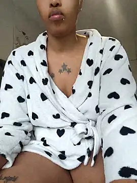 Snapshot of Drippincaty chatting on March 3, 4:40 am Drippincaty online show from March 3, 4:40 am