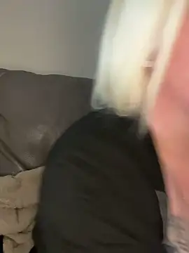 Snapshot of Blondiee3088 chatting on March 6, 3:56 pm Blondiee3088 online show from March 6, 3:56 pm