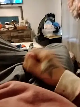 Snapshot of hornygiltz92 chatting on January 18, 9:18 pm hornygiltz92 online show from January 18, 9:18 pm