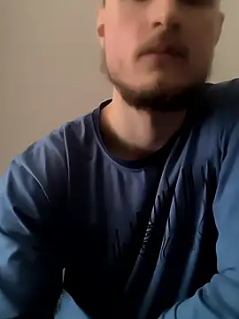 Snapshot of hardgun_ chatting on December 7, 8:00 am hardgun  online show from December 7, 8:00 am