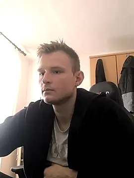 Snapshot of hardgun_ chatting on March 15, 10:57 am hardgun  online show from March 15, 10:57 am