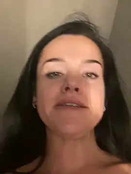 Snapshot of English-Chloe96 chatting on January 3, 11:25 am English-Chloe96 online show from January 3, 11:25 am