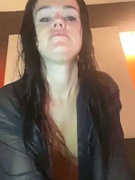 Snapshot of English-Chloe96 chatting on February 4, 2:39 am English-Chloe96 online show from February 4, 2:39 am