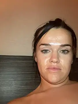 Snapshot of English-Chloe96 chatting on March 4, 4:38 am English-Chloe96 online show from March 4, 4:38 am