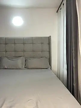 prettiepearl online show from April 11, 8:29 am