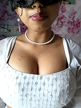 sandy naughty online show from February 13, 8:10 am