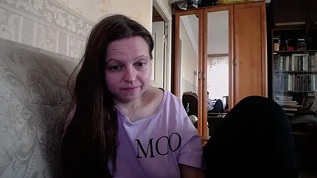 Snapshot of CatMelissa chatting on December 4, 8:56 am CatMelissa online show from December 4, 8:56 am