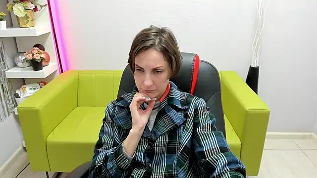 Snapshot of AuroraScript chatting on December 27, 1:22 am AuroraScript online show from December 27, 1:22 am