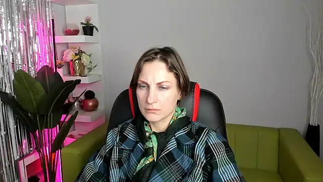 Snapshot of AuroraScript chatting on January 30, 1:00 am AuroraScript online show from January 30, 1:00 am