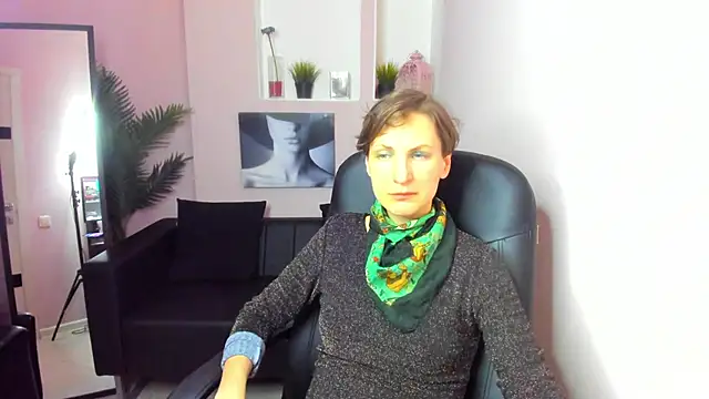 Snapshot of AuroraScript chatting on February 22, 9:59 pm AuroraScript online show from February 22, 9:59 pm