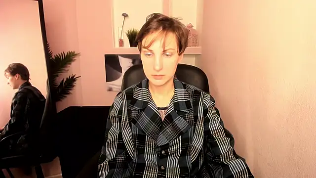 Snapshot of AuroraScript chatting on March 5, 6:23 pm AuroraScript online show from March 5, 6:23 pm