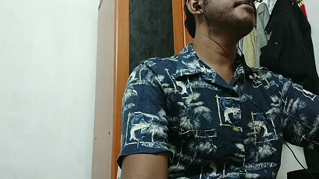 Snapshot of Awesomehotboy chatting on December 15, 2:32 pm Awesomehotboy online show from December 15, 2:32 pm