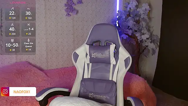 NaomiFox1 online show from September 14, 4:33 am