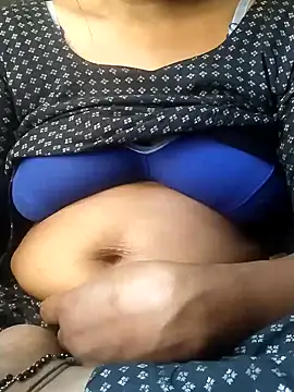 Snapshot of saloni19881 chatting on March 12, 7:46 am saloni19881 online show from March 12, 7:46 am