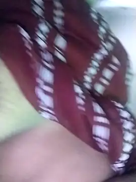 Snapshot of saloni19881 chatting on October 3, 3:58 am saloni19881 online show from October 3, 3:58 am