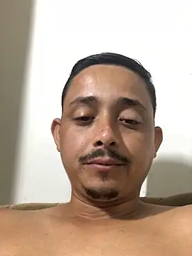 isacalejandroo online show from February 24, 5:27 am