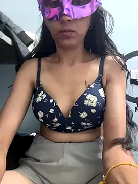 HotRiyacpl online show from November 18, 5:06 pm