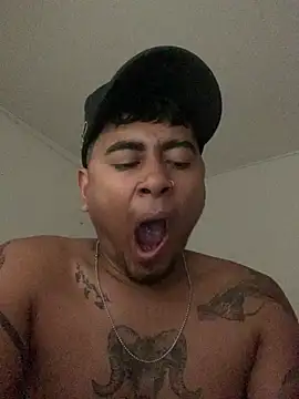 Elpapi112 online show from May 26, 10:28 pm