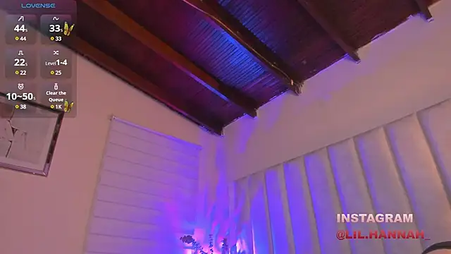 Snapshot of lil_hanna18 chatting on February 5, 11:34 am lil hanna18 online show from February 5, 11:34 am