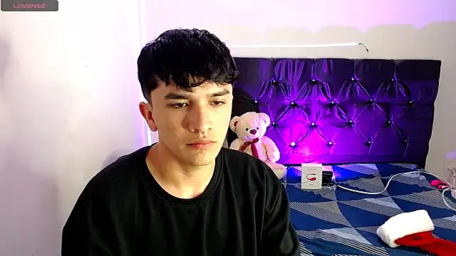 benji hoter online show from December 2, 10:38 pm