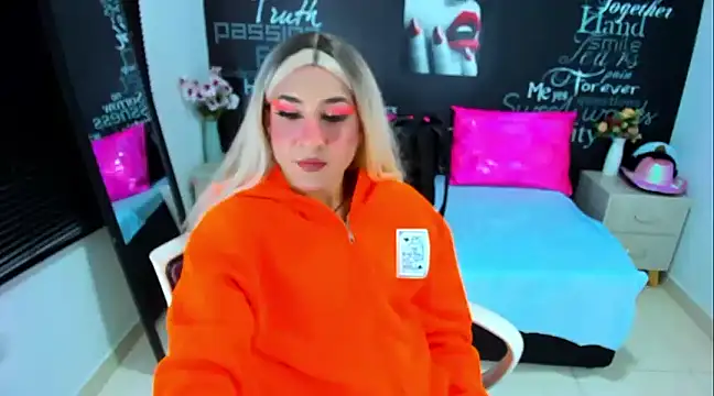 Snapshot of DarianaGia chatting on December 2, 9:02 am DarianaGia online show from December 2, 9:02 am