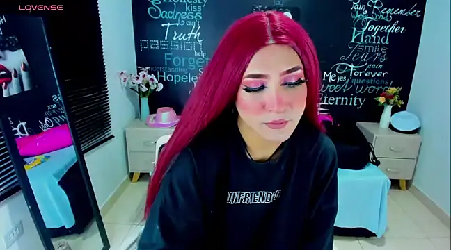 Snapshot of DarianaGia chatting on December 8, 6:11 am DarianaGia online show from December 8, 6:11 am